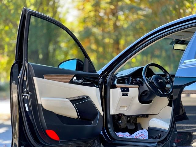 Used 2019 Kia Cadenza Premium image 11