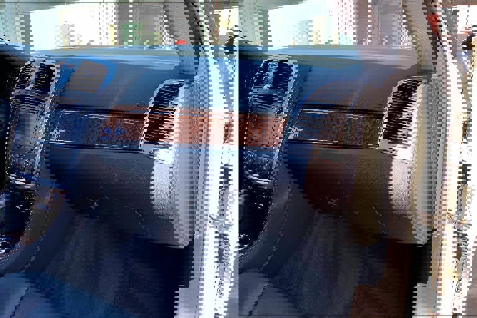 Used 2008 Cadillac SRX AWD w/ Theater Package image 16