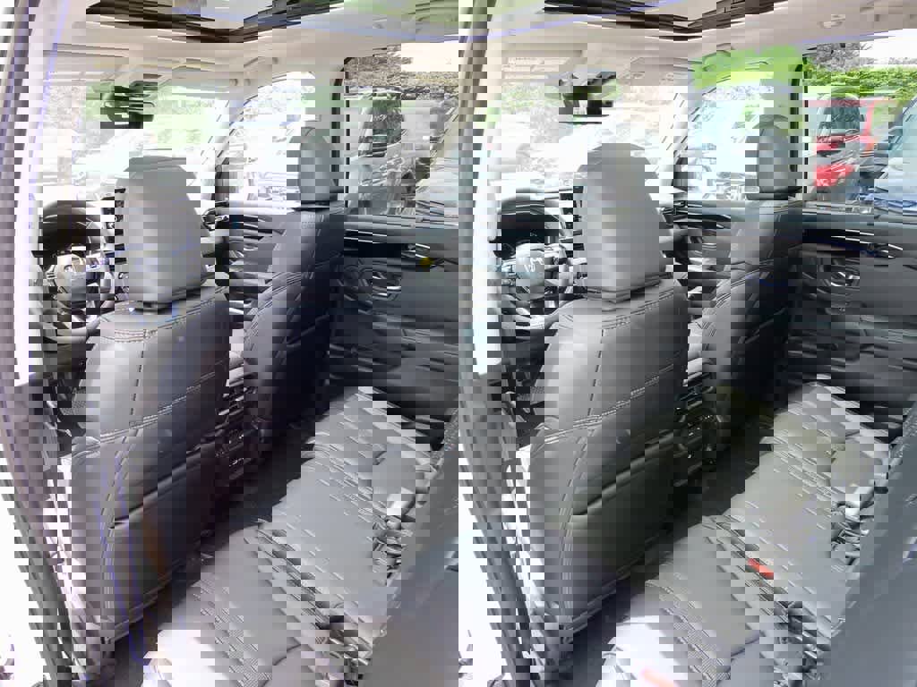 New 2025 Honda Pilot Touring image 15