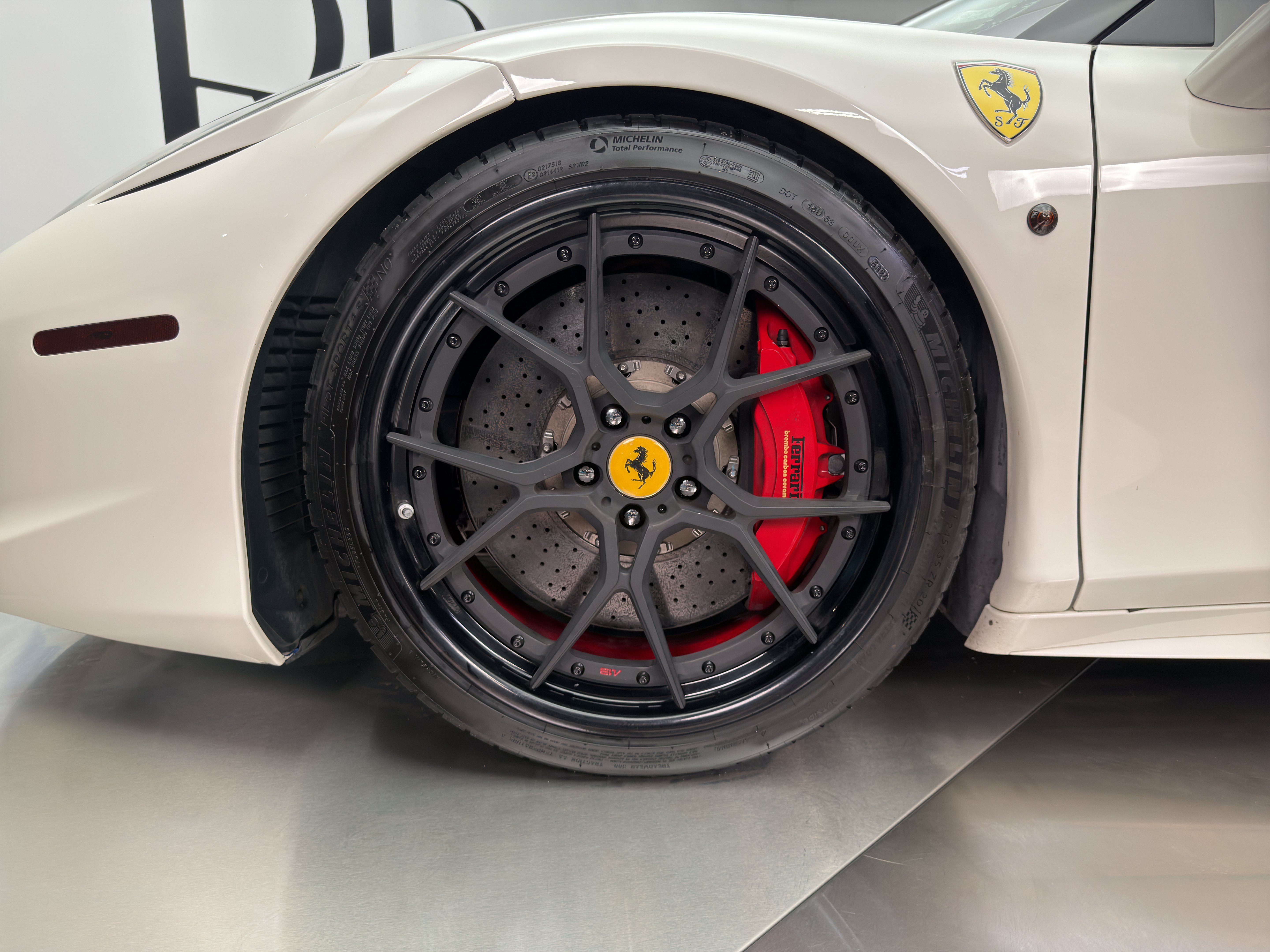 Used 2013 Ferrari 458 Spider RWD image 40