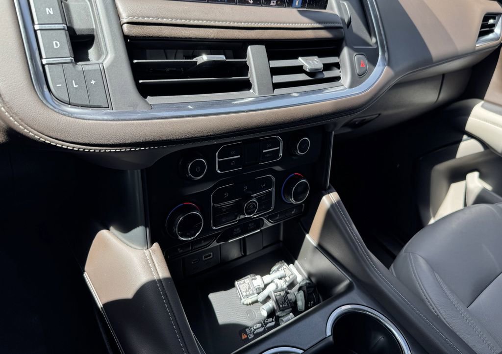 Used 2021 Chevrolet Tahoe Z71 w/ Z71 Signature Package AWD/4WD image 21