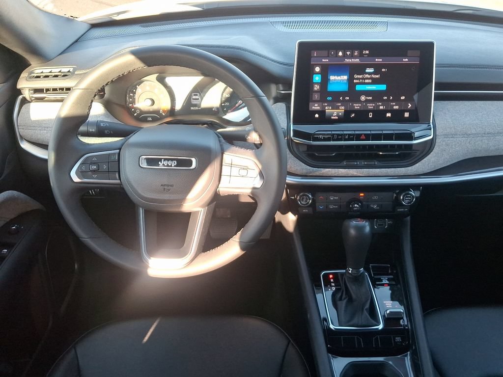 Used 2024 Jeep Compass Latitude AWD/4WD image 12