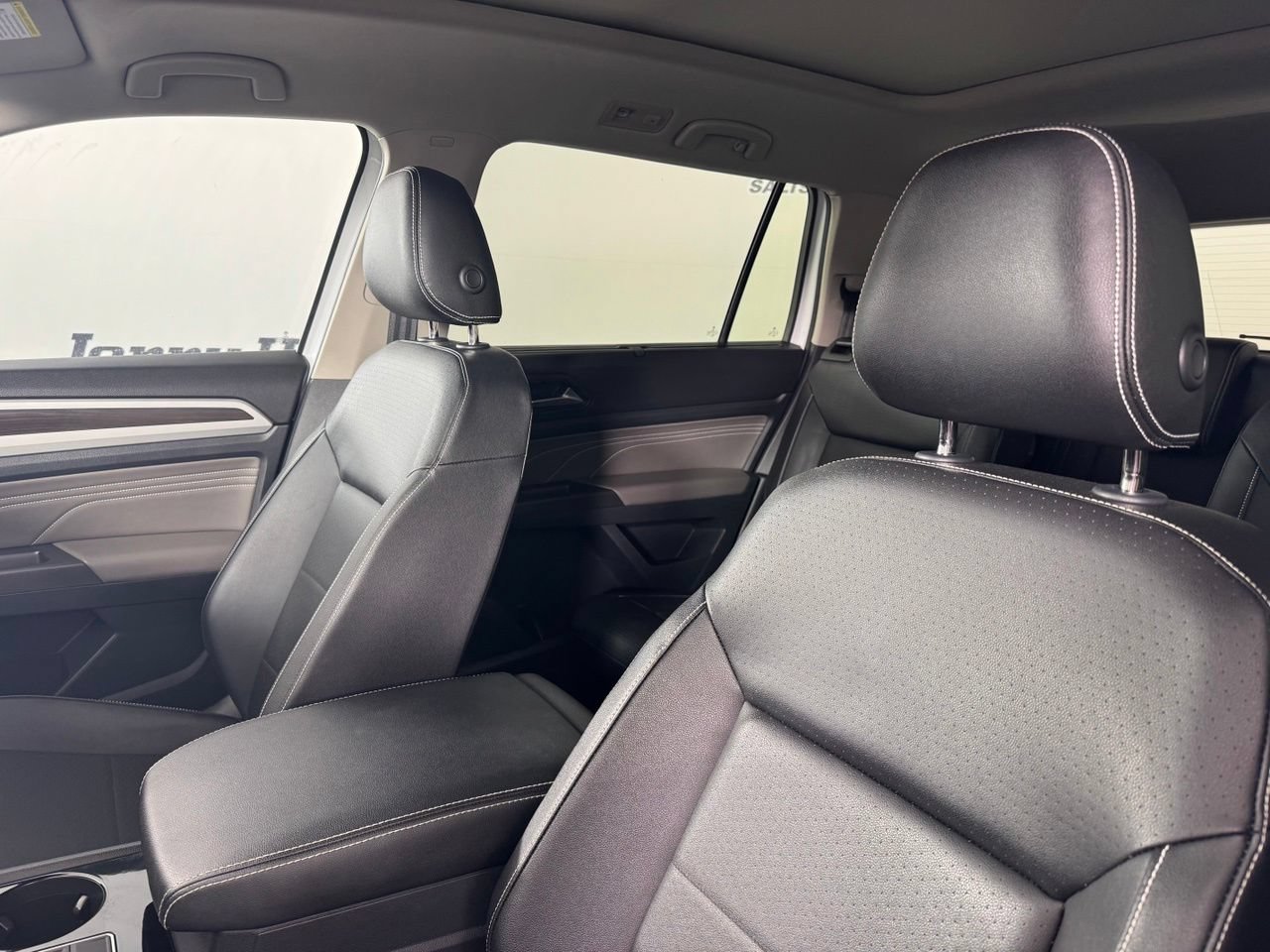 Used 2023 Volkswagen Atlas SE w/ Panoramic Sunroof Package FWD image 10