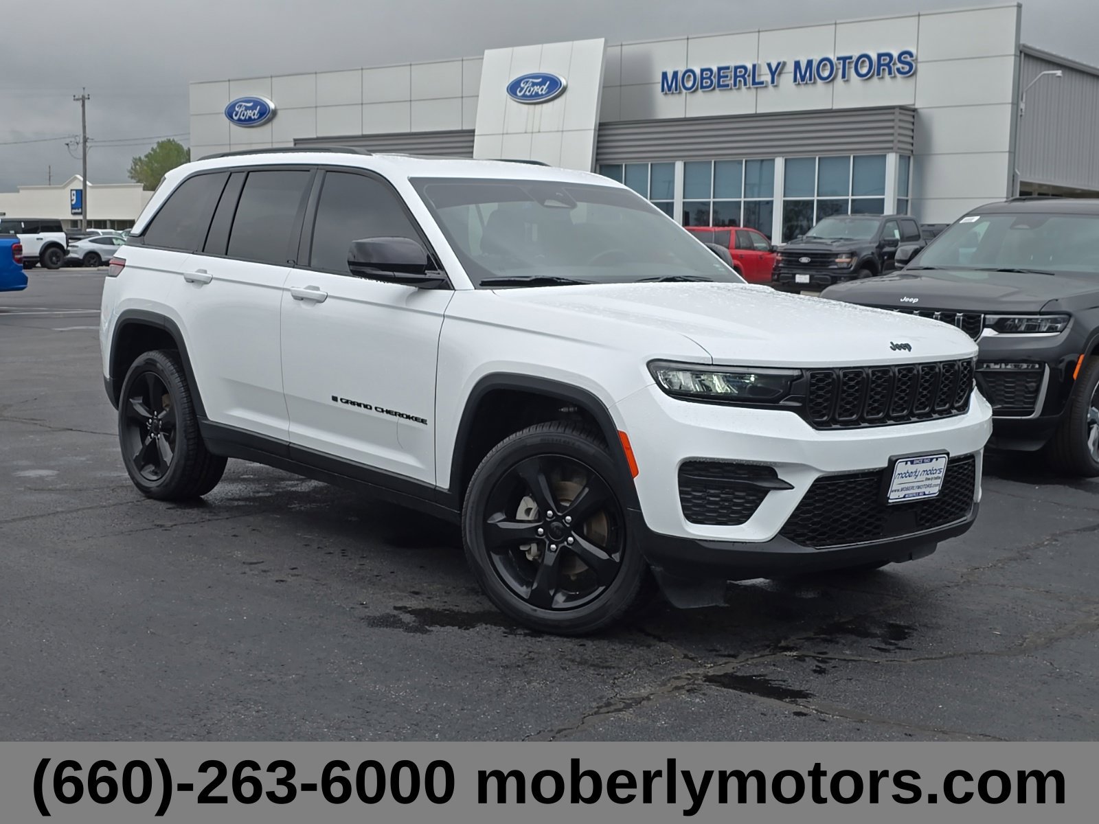 Used 2023 Jeep Grand Cherokee Altitude AWD/4WD image 1