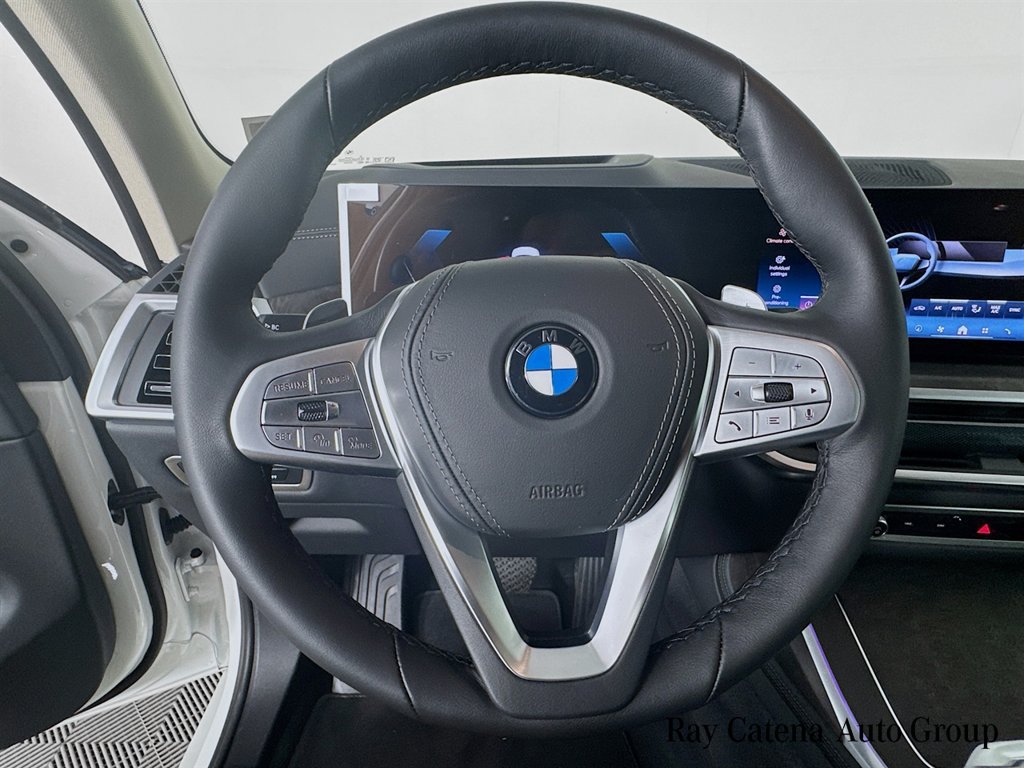 Used 2026 BMW X7 xDrive40i w/ Premium Package AWD/4WD image 11