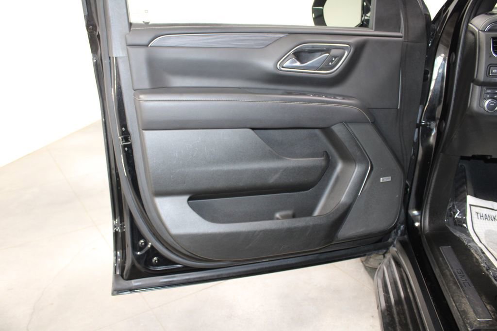 Used 2023 GMC Yukon XL SLT image 27