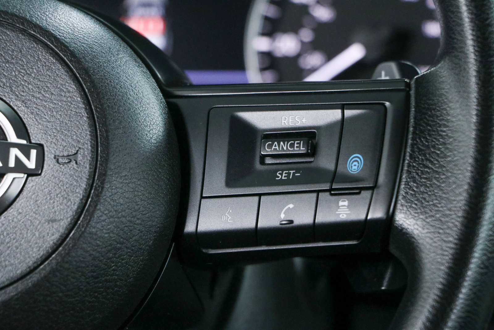 Used 2024 Nissan Rogue SV FWD image 14