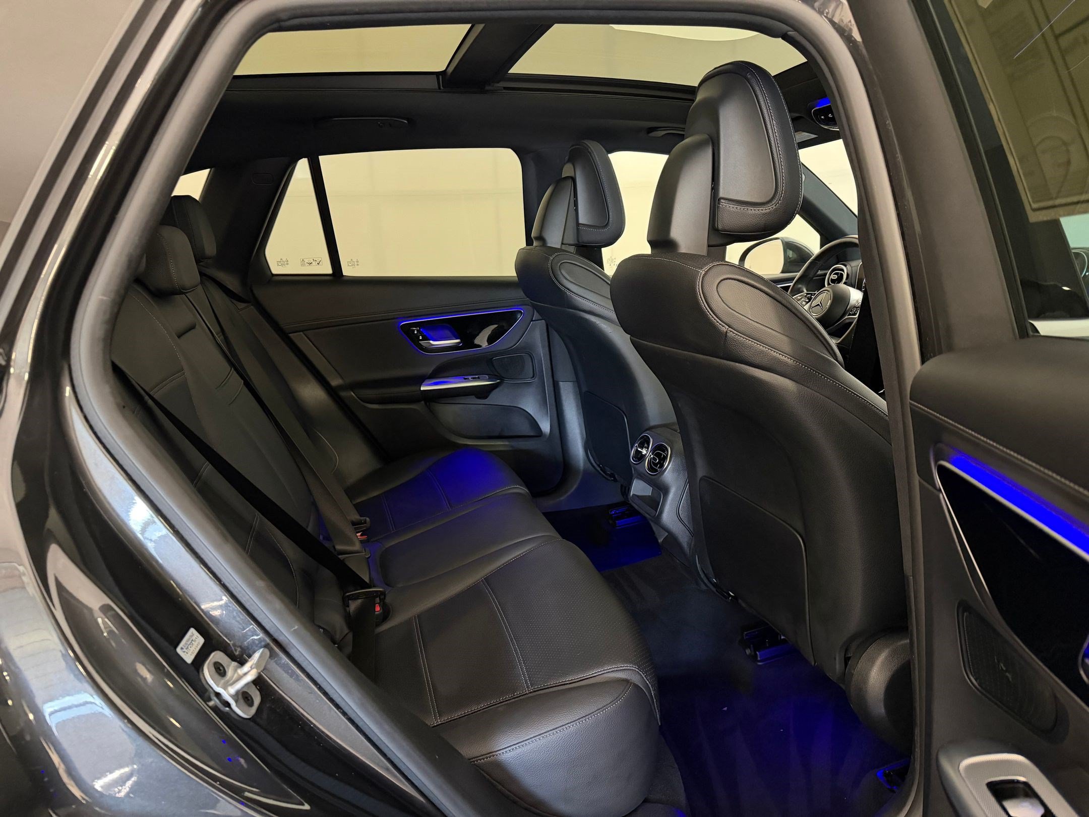 Used 2023 Mercedes-Benz GLC 300 4MATIC image 28