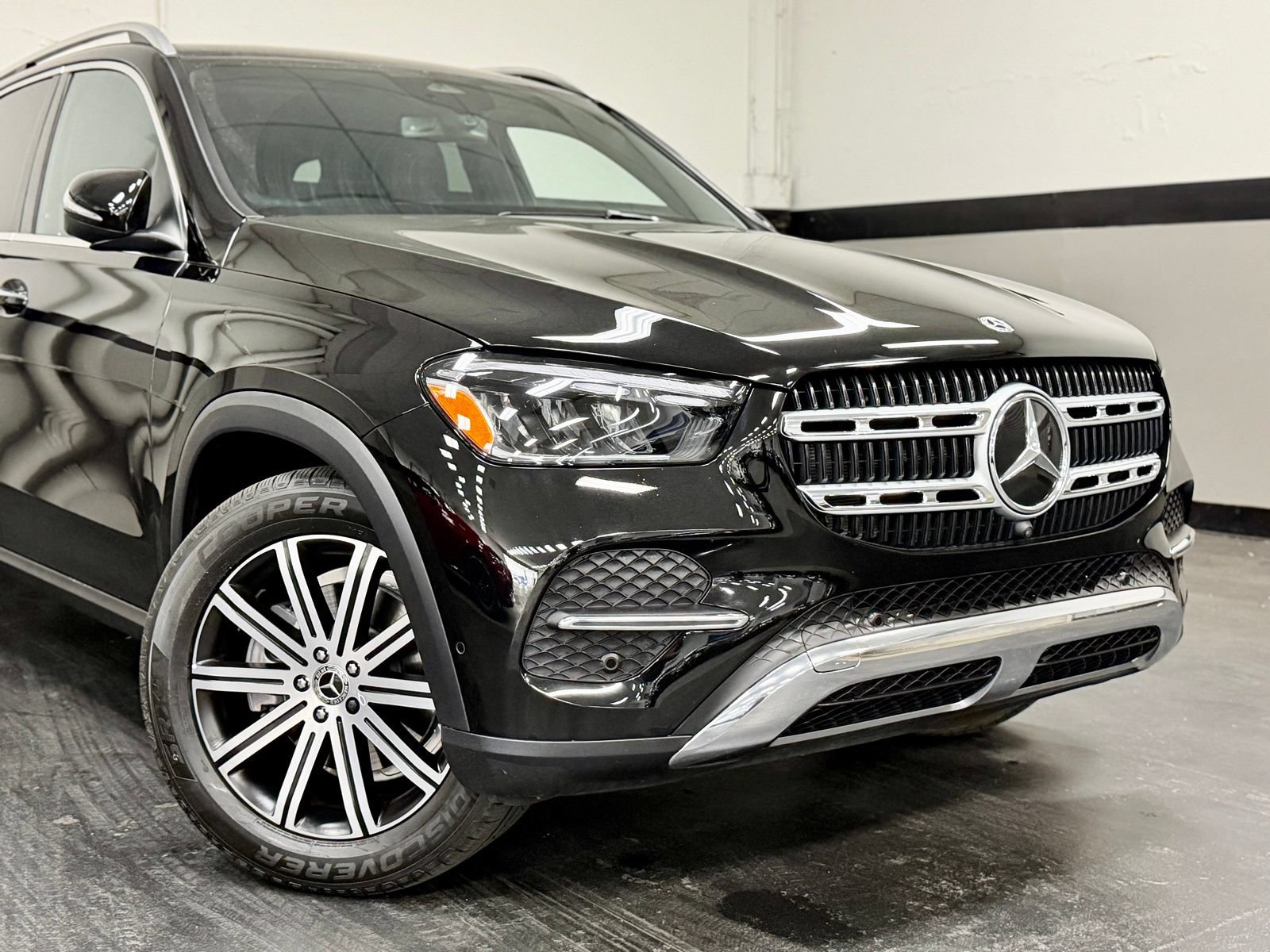 Used 2026 Mercedes-Benz GLE 350 4MATIC image 3