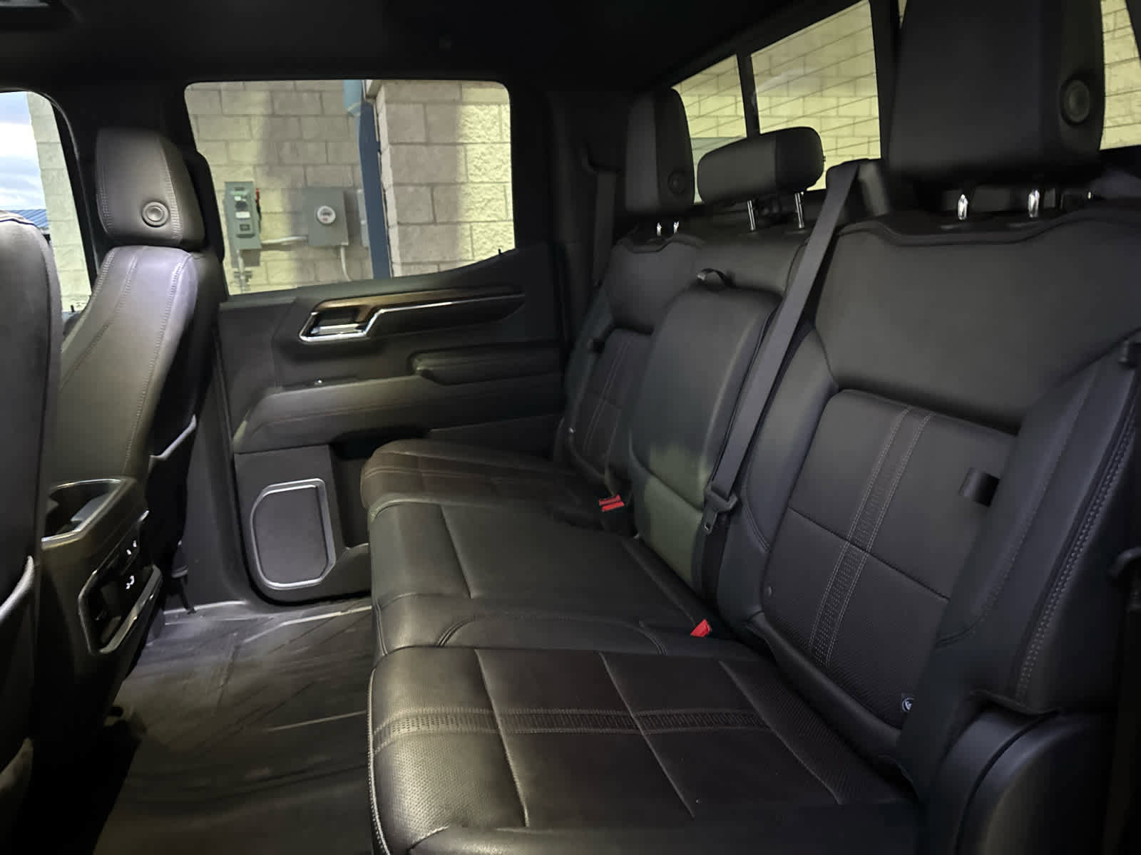 Certified 2023 Chevrolet Silverado 1500 High Country w/ Technology Package image 34