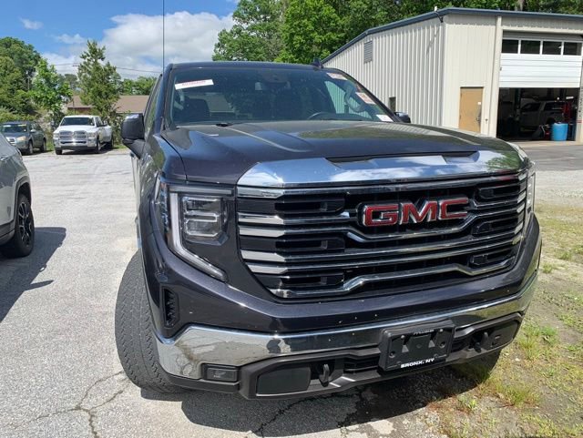 Used 2023 GMC Sierra 1500 SLT w/ SLT Premium Package AWD/4WD image 3