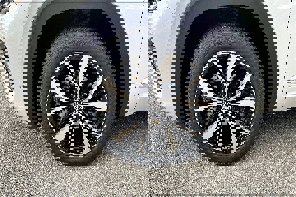 New 2026 Volkswagen Atlas SEL Premium R-Line image 13