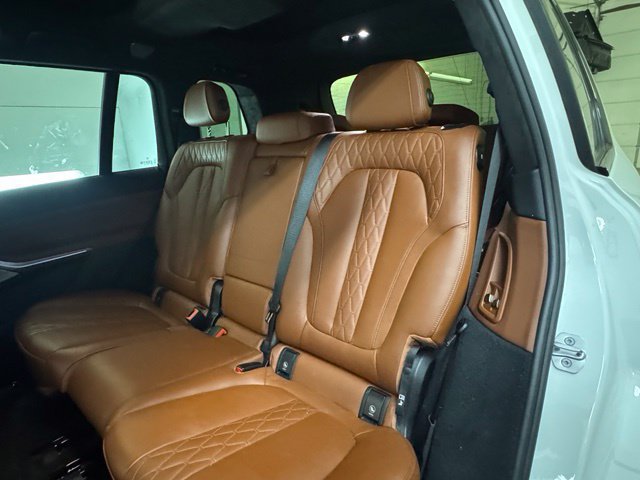 Used 2022 BMW X7 M50i AWD/4WD image 21