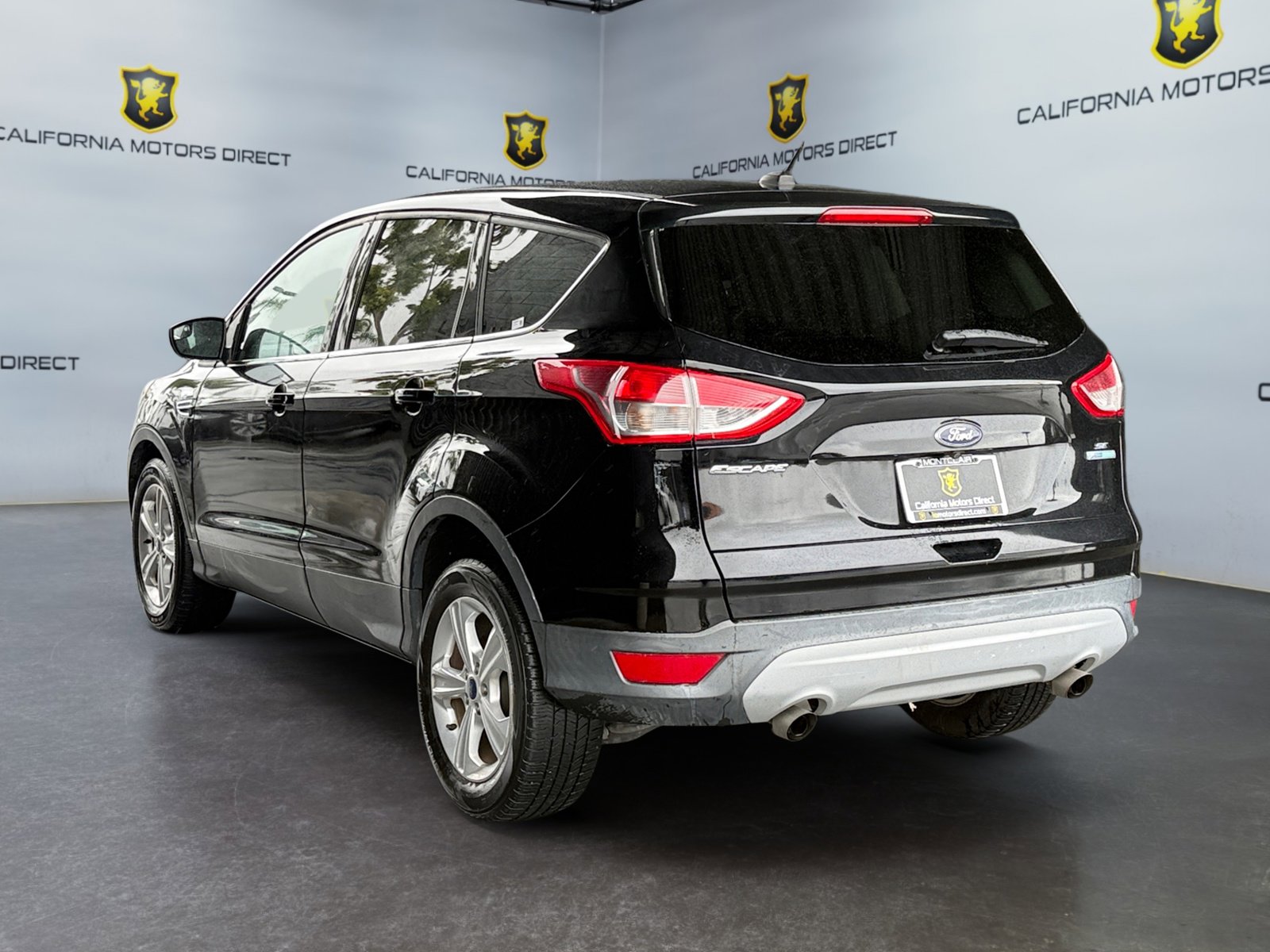 Used 2016 Ford Escape SE image 2