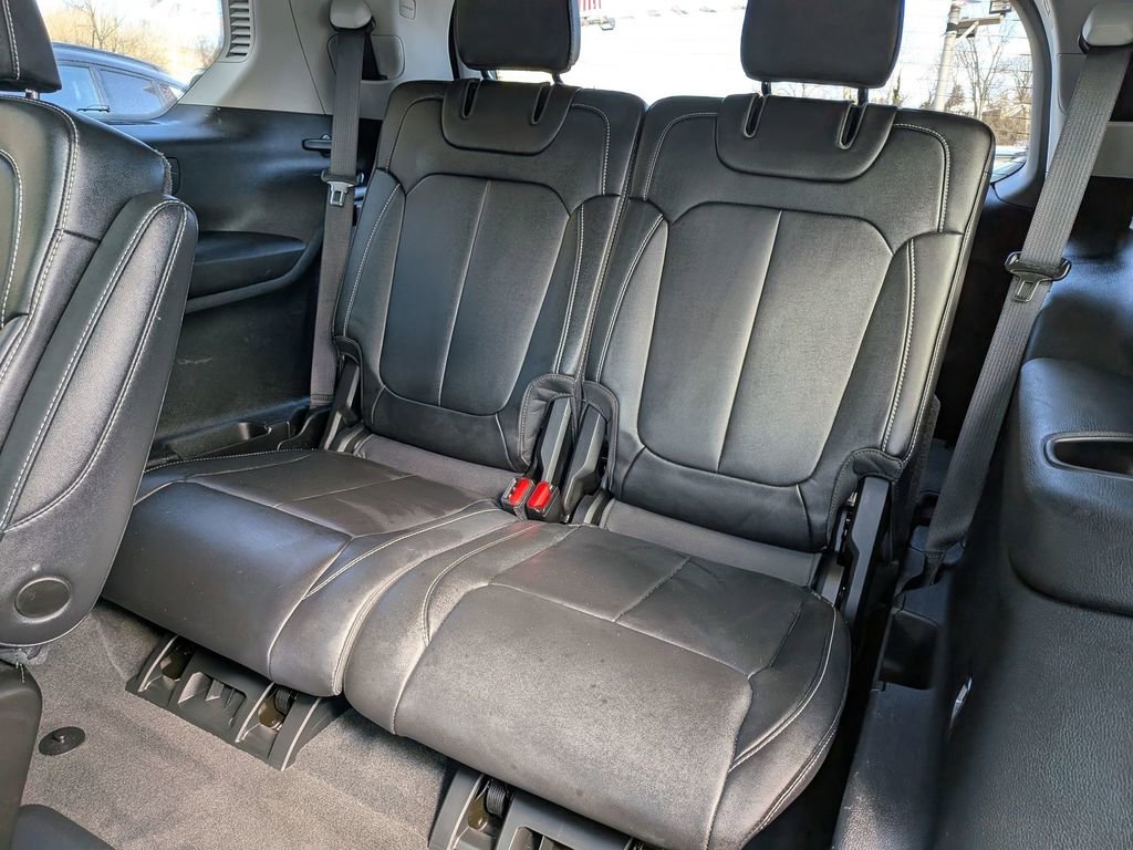 Certified 2023 Jeep Grand Cherokee L Limited w/ Black Appearance Package image 27