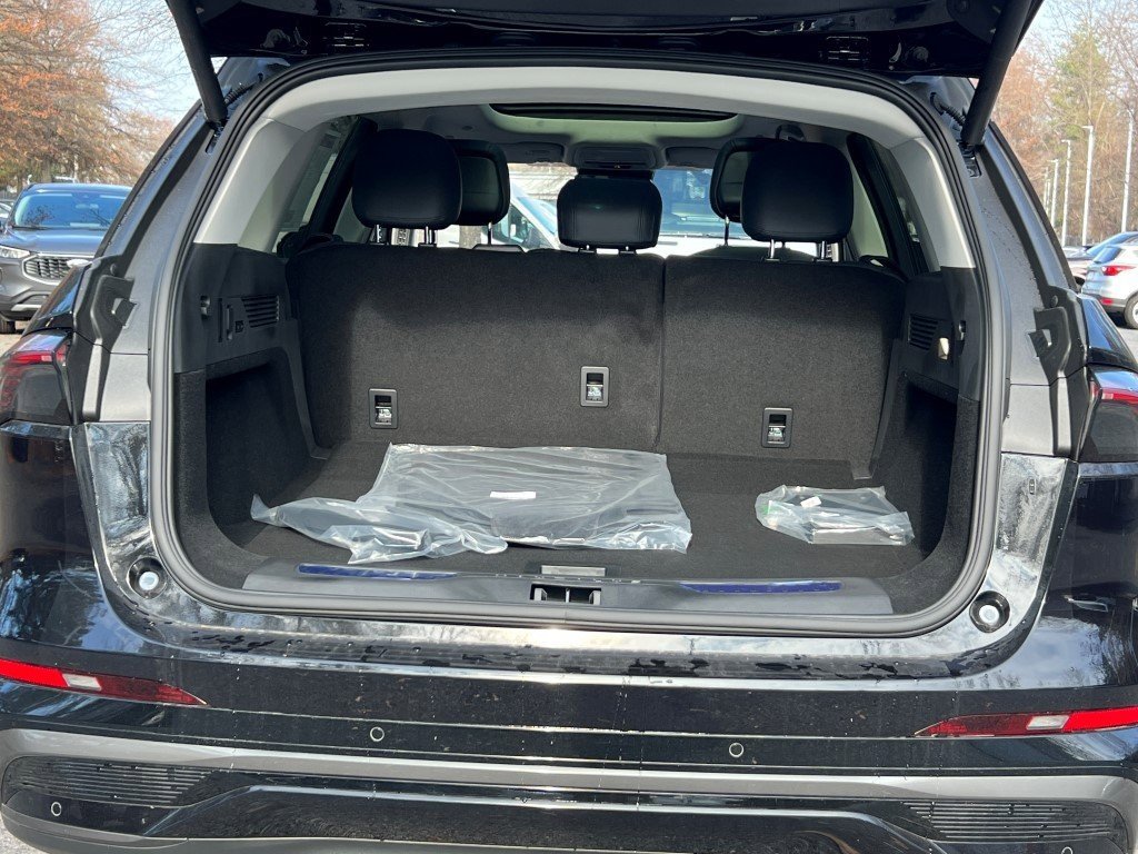 New 2026 Lincoln Nautilus Reserve w/ Jet Appearance Package image 13