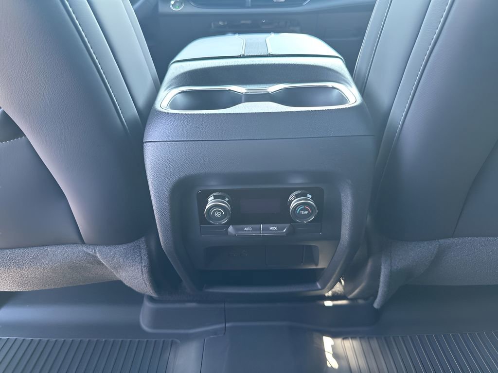 New 2026 Buick Enclave Preferred w/ LPO, Floor Liner Package image 21