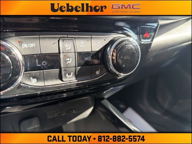 Used 2025 Chevrolet Trax LT w/ Driver Confidence Package image 30