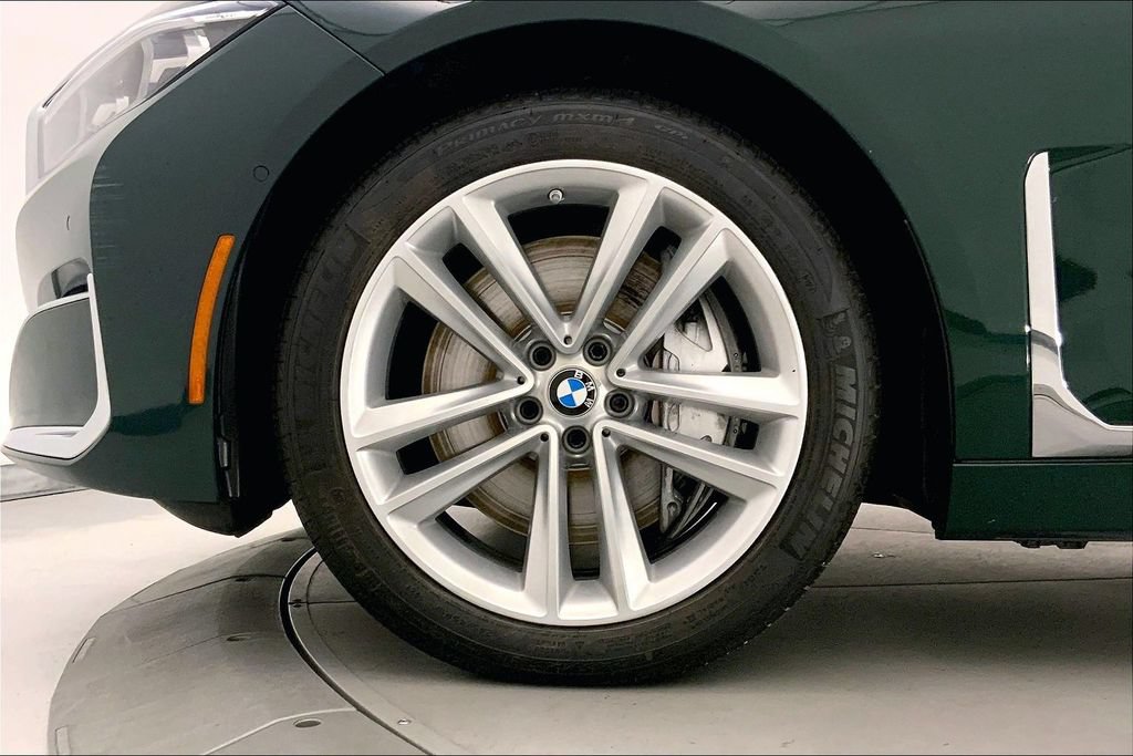 Used 2022 BMW 750i xDrive w/ Luxury Rear Seating Package AWD/4WD image 8