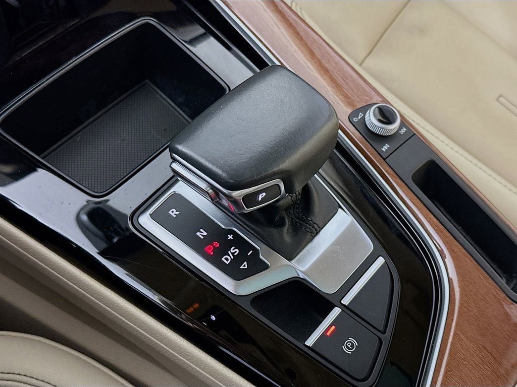 Used 2020 Audi A4 2.0T Premium w/ Convenience Package image 18