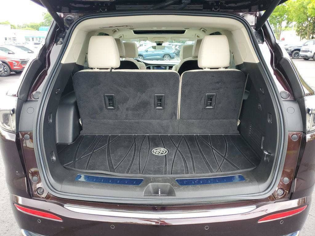 Used 2022 Buick Enclave Avenir w/ Avenir Technology Package AWD/4WD image 33