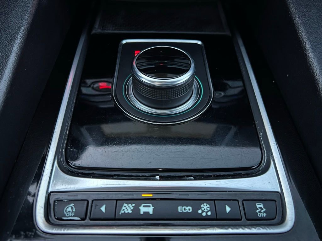 Used 2020 Jaguar F-PACE Prestige image 48