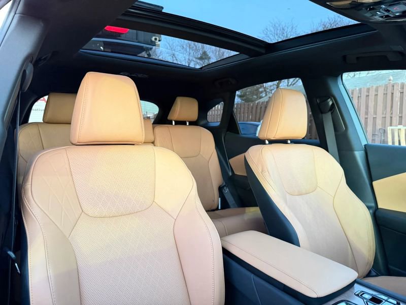 Used 2025 Lexus RX 350 w/ Convenience Package AWD/4WD image 30