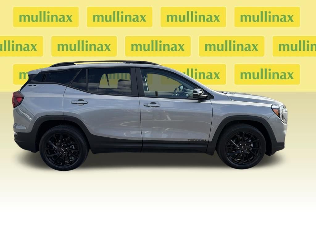 Used 2023 GMC Terrain SLE w/ Driver Convenience Package FWD image 12