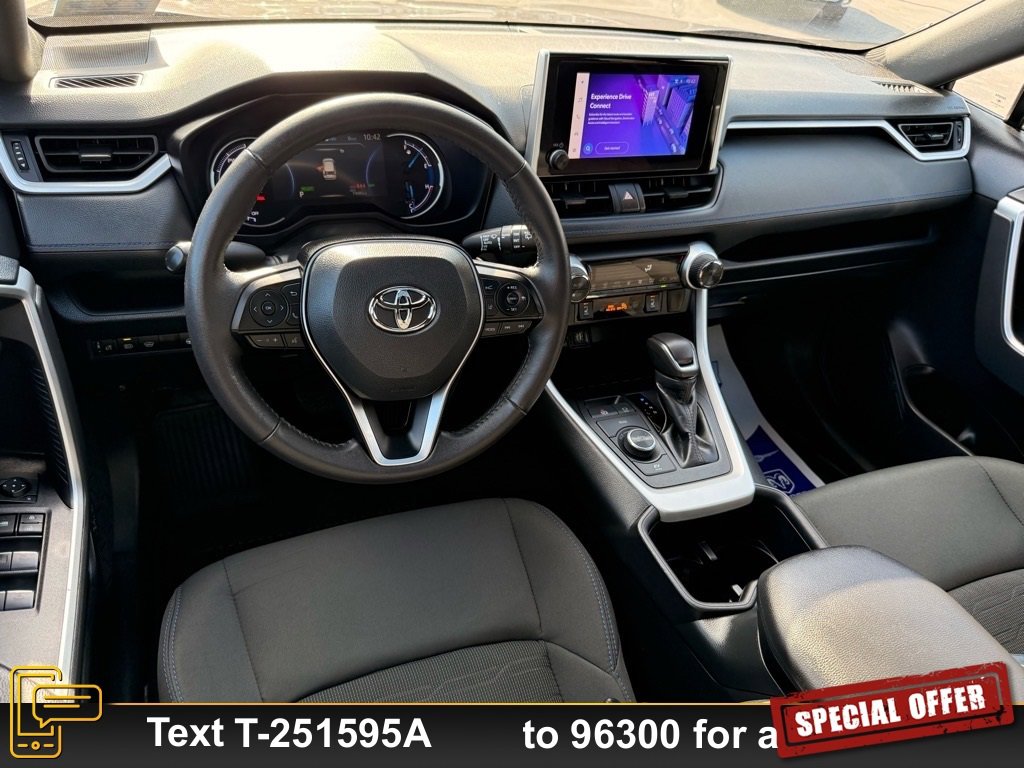 Used 2024 Toyota RAV4 SE w/ Convenience Package image 12