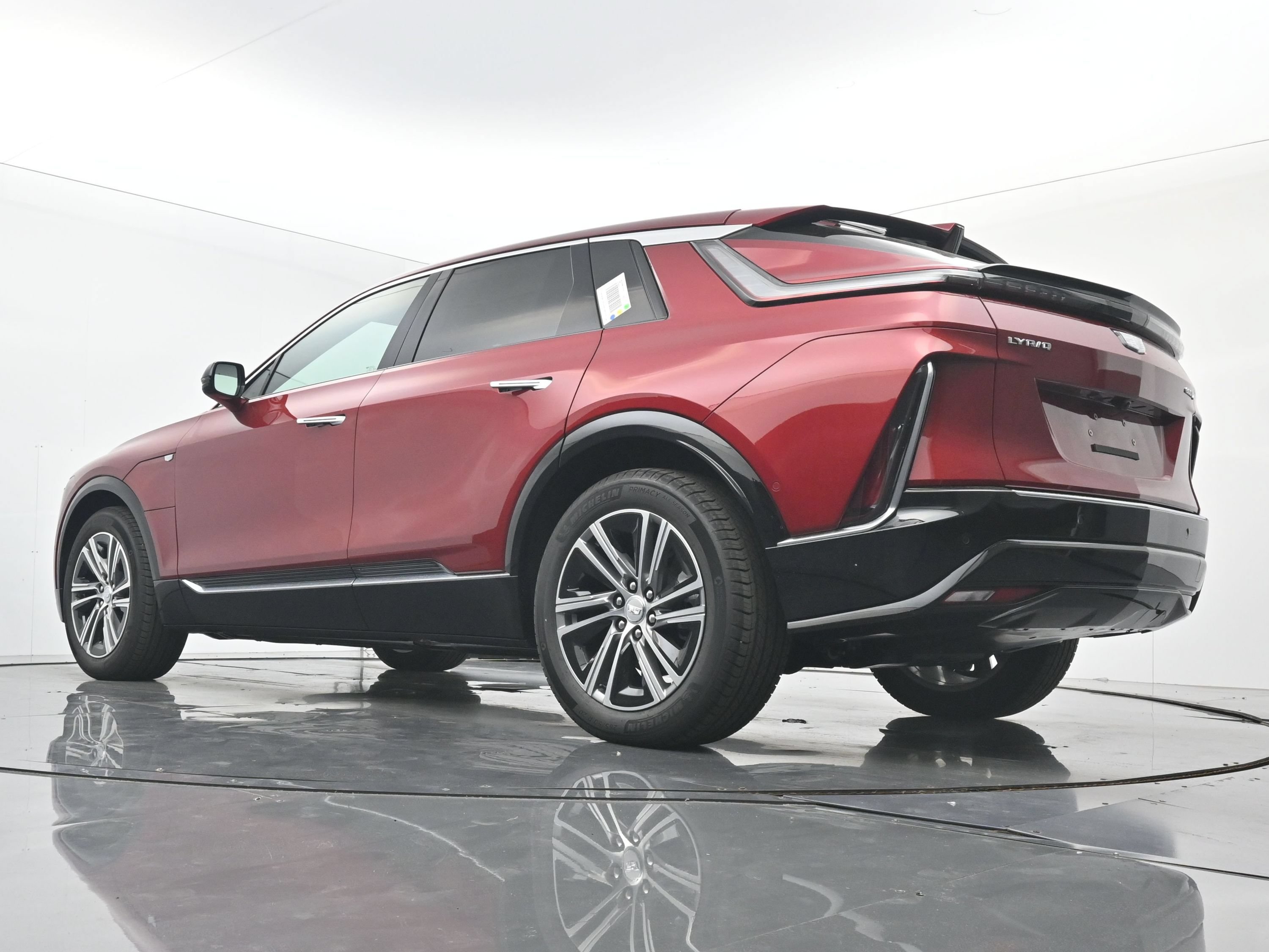 New 2026 Cadillac Lyriq Luxury w/ LPO, Floor Liner Package AWD/4WD image 17