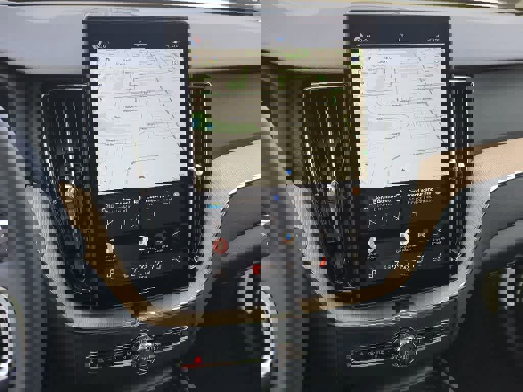 New 2026 Volvo XC60 B5 Plus w/ Protection Package Premier image 27