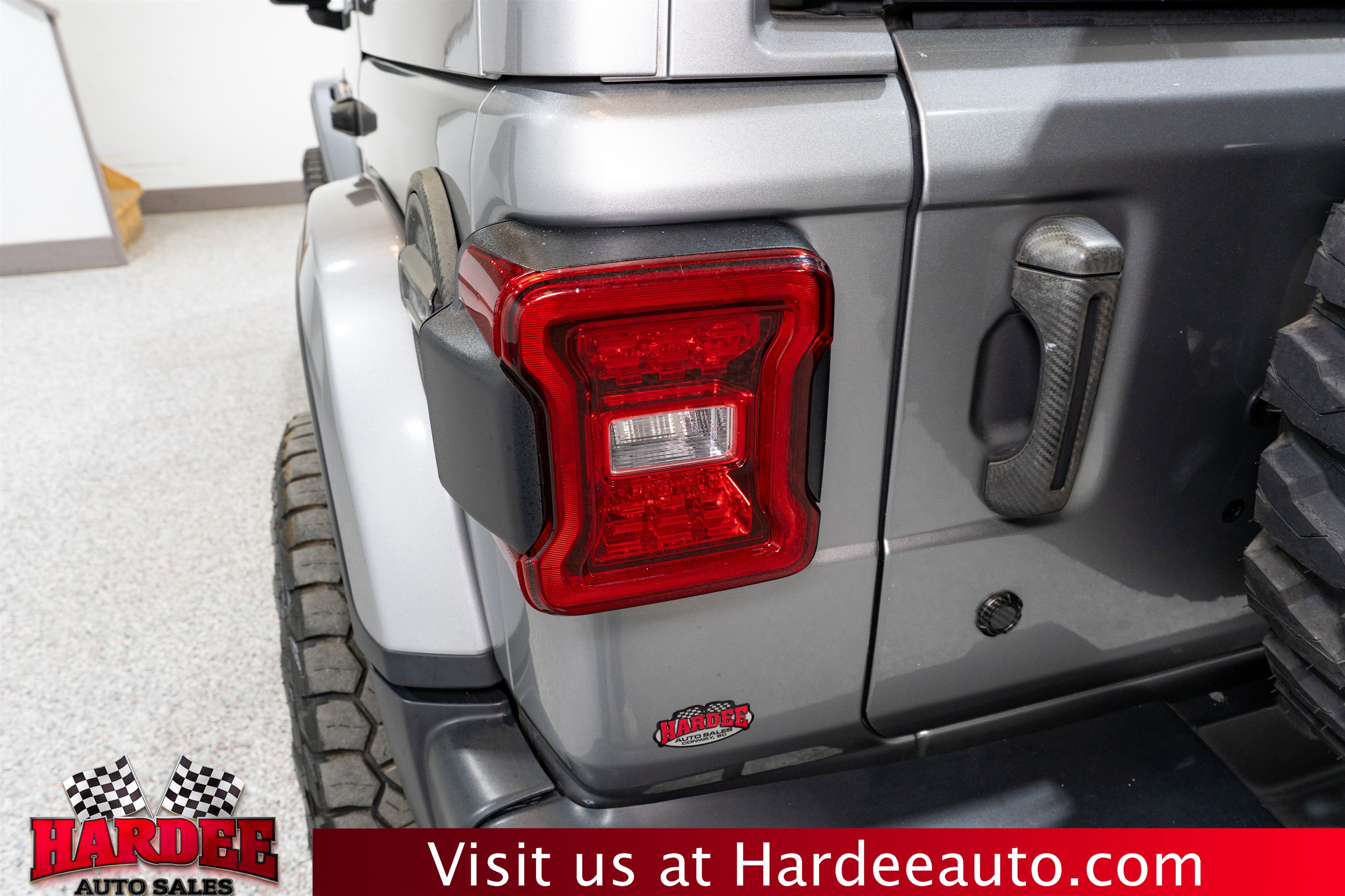 Used 2019 Jeep Wrangler Unlimited Sahara w/ LED Lighting Group image 9