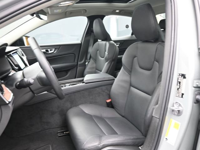 Used 2025 Volvo S60 B5 Plus image 10