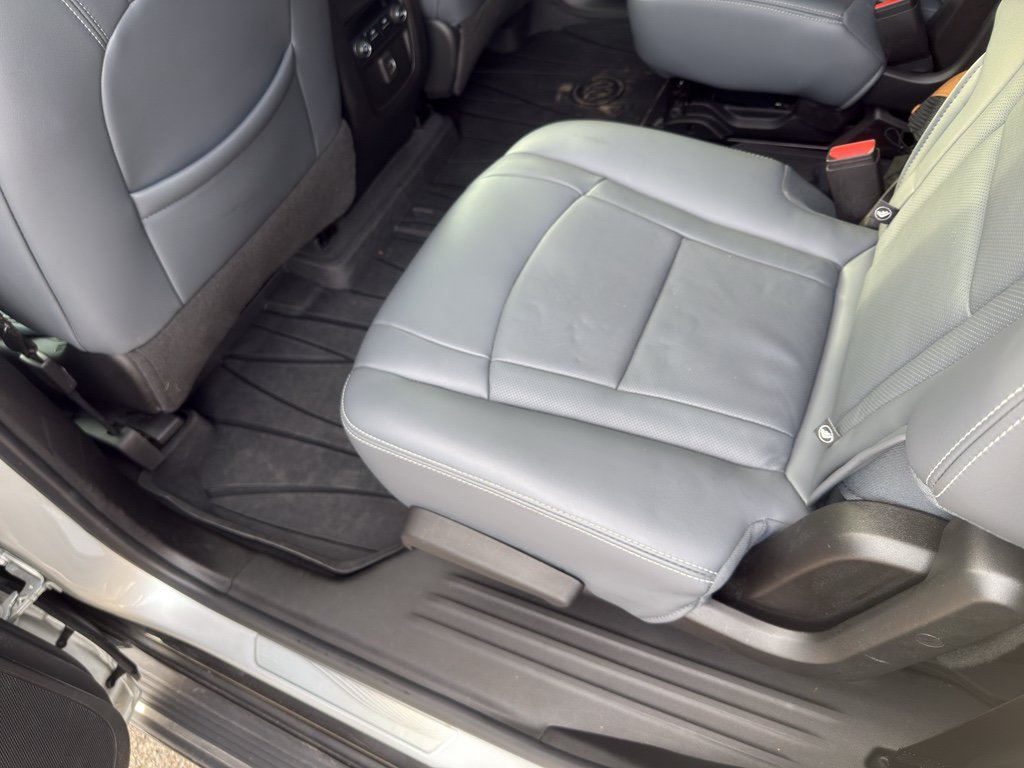 Certified 2022 Buick Enclave Essence w/ Experience Buick Package FWD image 7