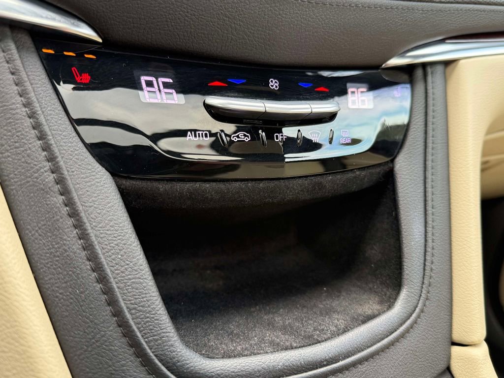 Used 2017 Cadillac XT5 Luxury w/ Driver Awareness Package image 26