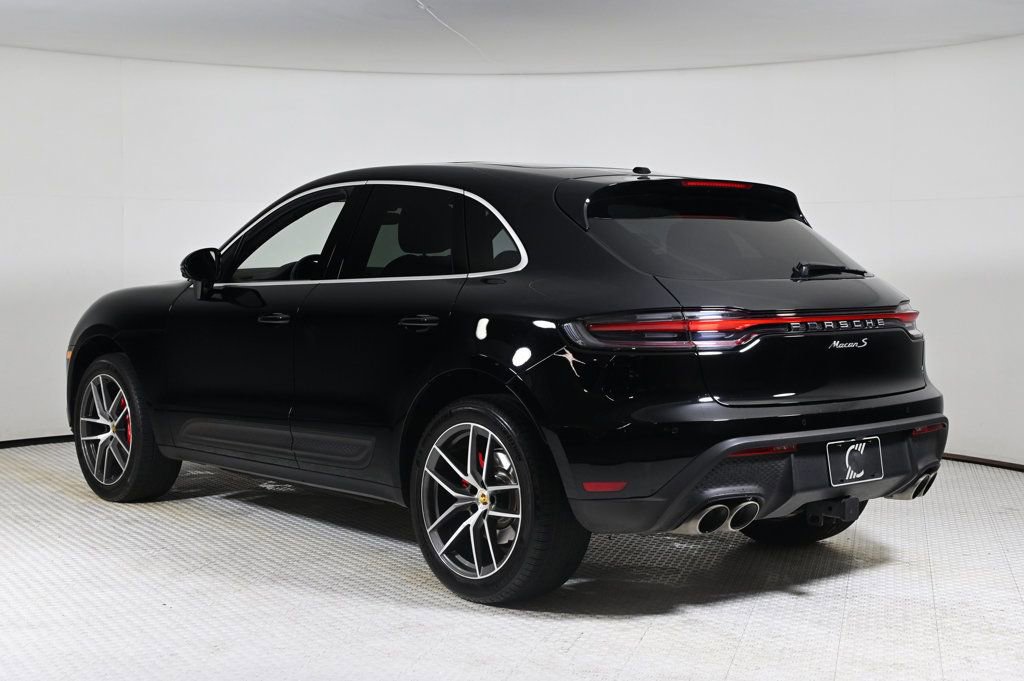 Certified 2023 Porsche Macan S image 3