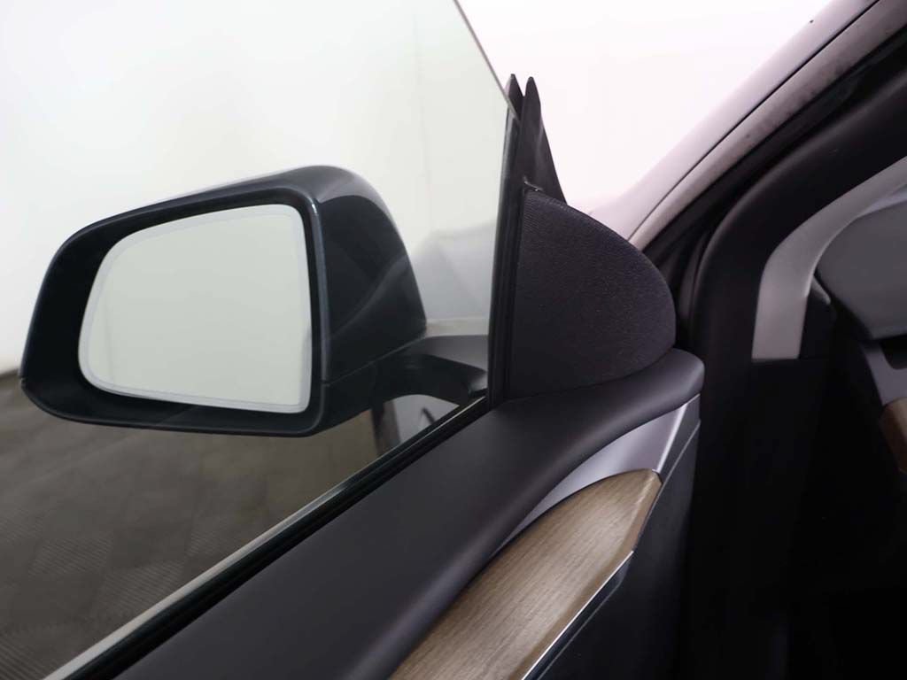 Used 2023 Tesla Model Y Long Range AWD/4WD image 38