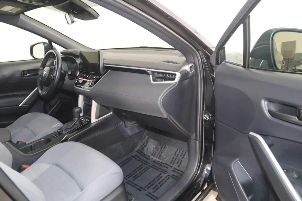 Used 2025 Toyota Corolla Cross AWD Hybrid image 31