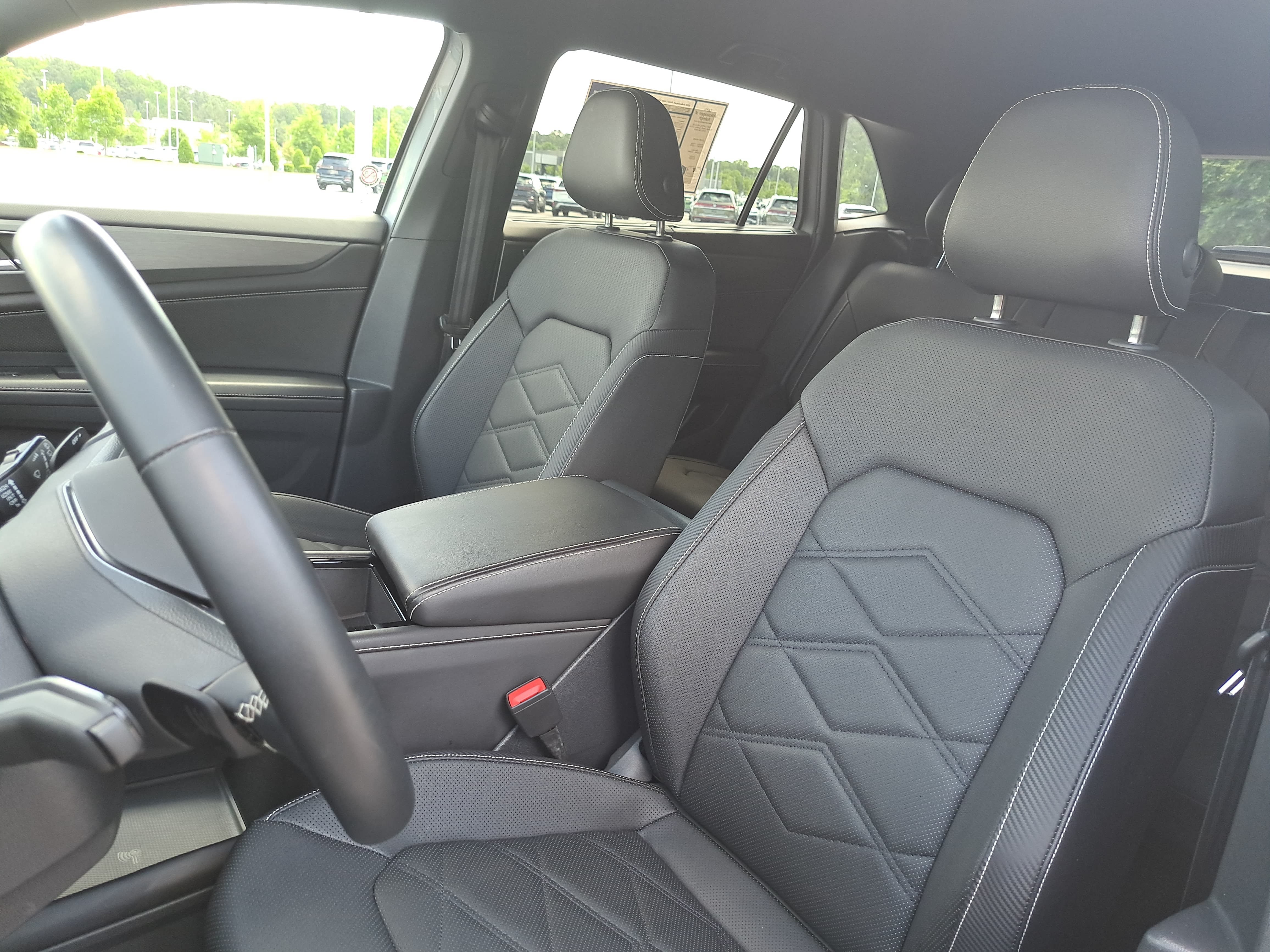 Used 2025 Volkswagen Atlas Cross Sport SE FWD image 14