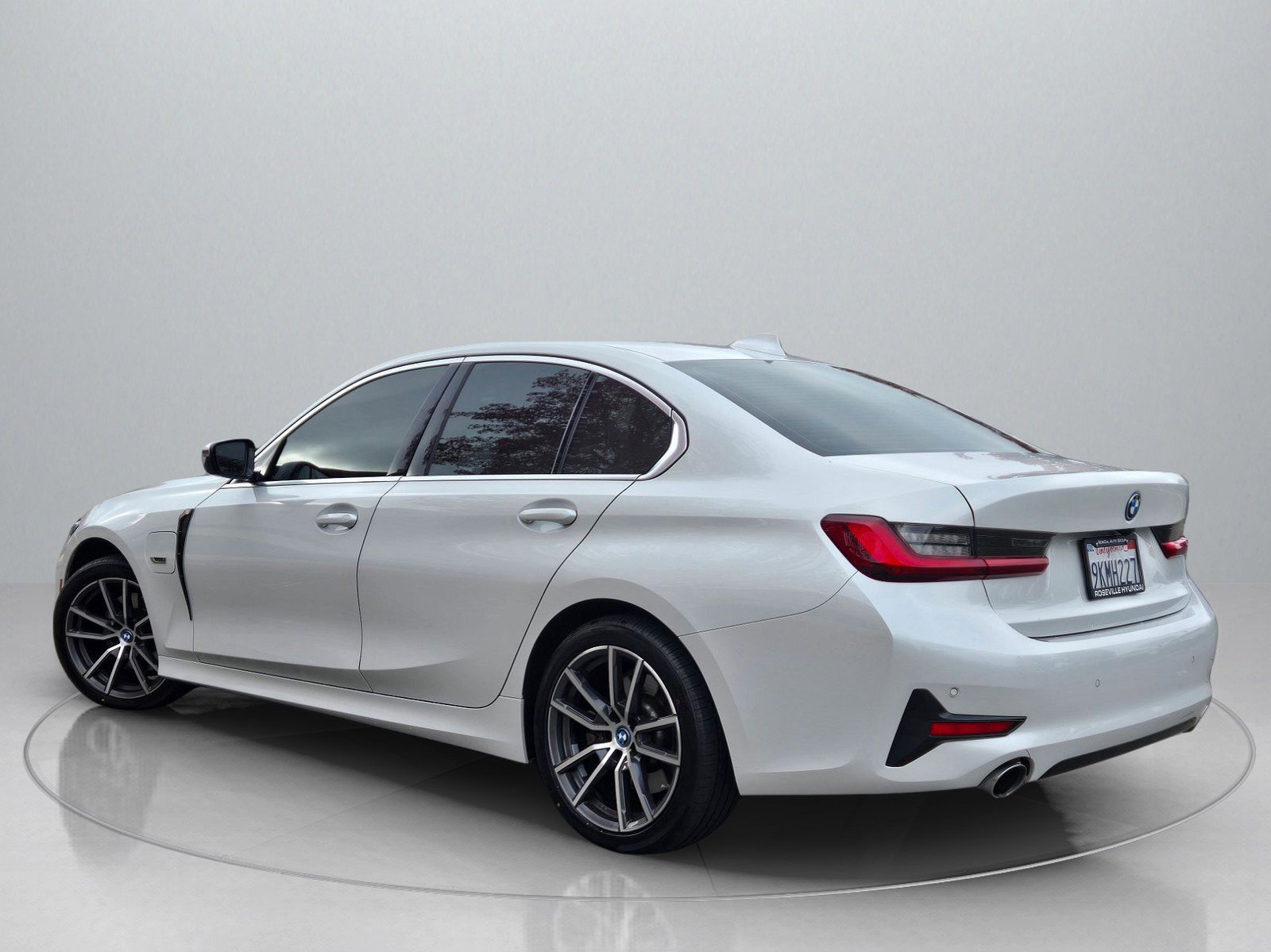 Used 2022 BMW 330e image 8