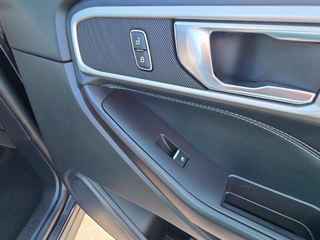 Used 2020 Ford Explorer XLT w/ Equipment Group 202A image 46