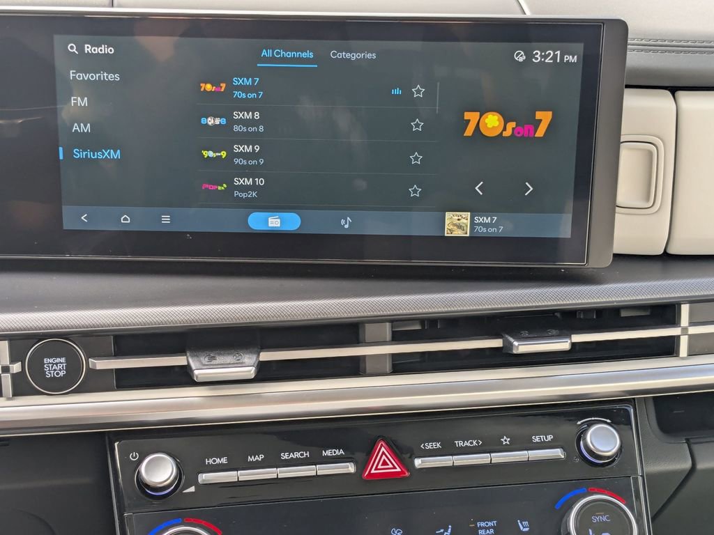 Certified 2025 Hyundai Santa Fe SEL image 13