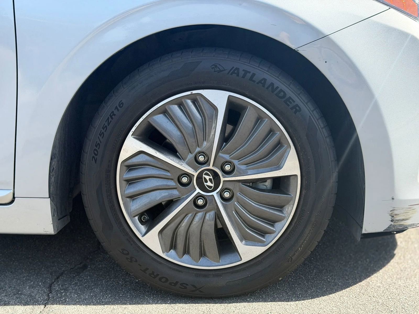 Used 2021 Hyundai Ioniq SEL image 4