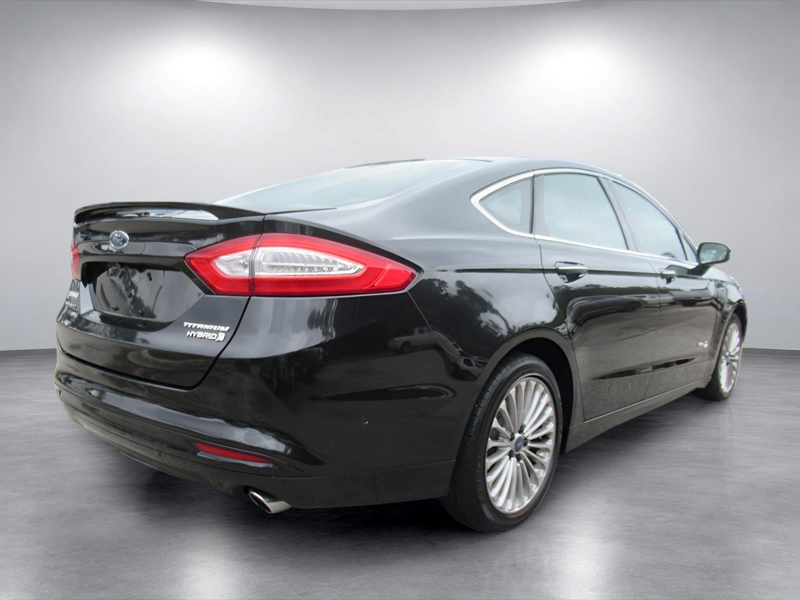 Used 2013 Ford Fusion Titanium w/ Titanium Driver Assist Pkg FWD image 5
