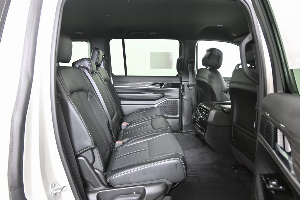 Used 2022 Jeep Wagoneer Series II image 15