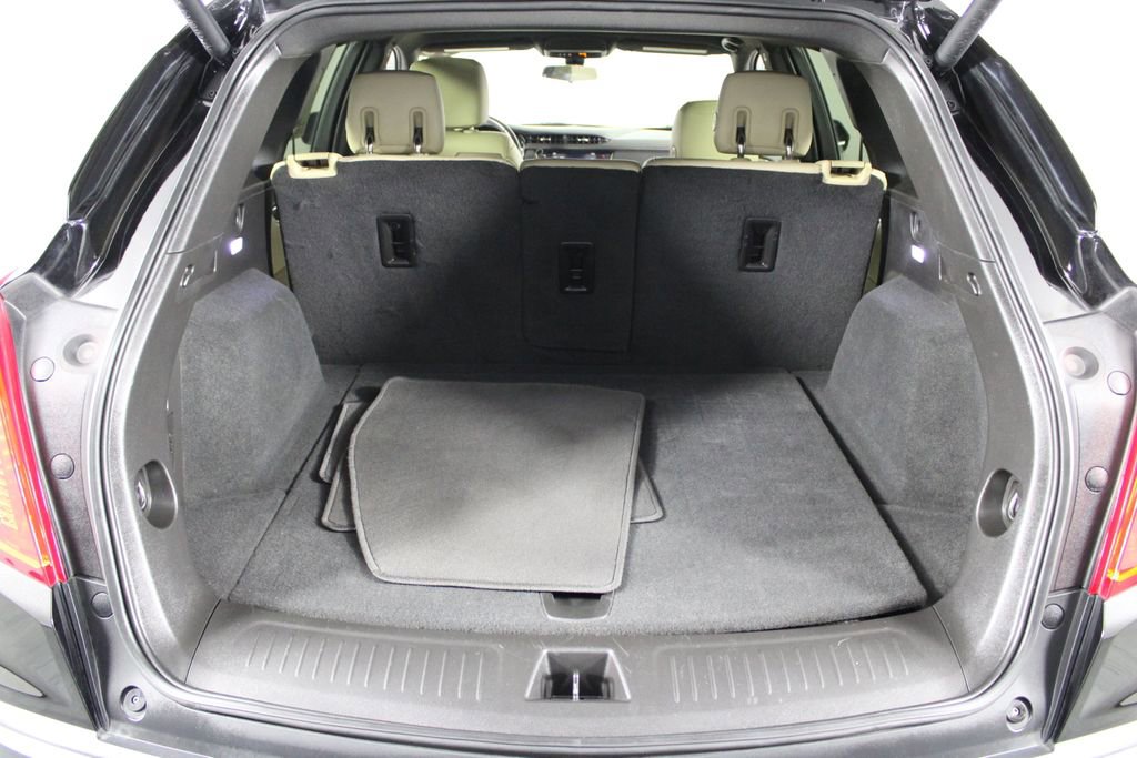 Used 2018 Cadillac XT5 FWD w/ LPO, Wheel Lock Package image 16