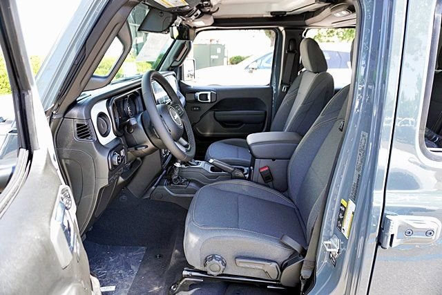 New 2025 Jeep Gladiator Sport S image 19