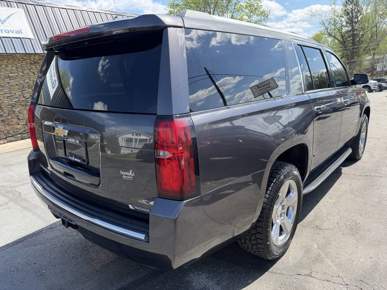 Used 2017 Chevrolet Suburban Premier AWD/4WD image 21