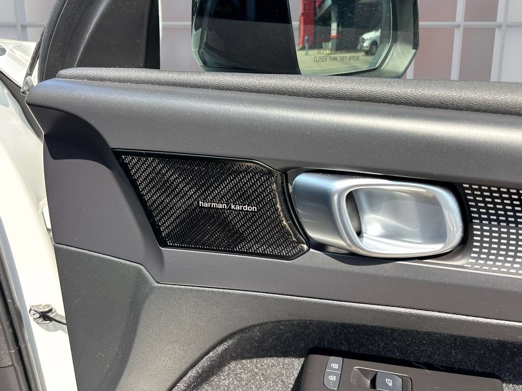 Used 2021 Volvo XC40 P8 Recharge w/ Advanced Package AWD/4WD image 19