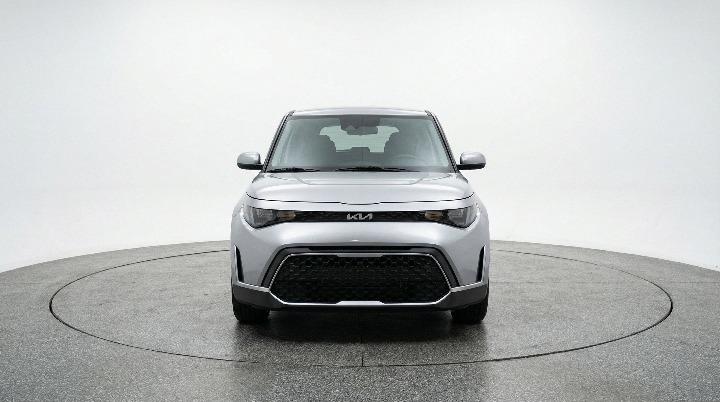 Used 2025 Kia Soul LX w/ LX Technology Package image 2